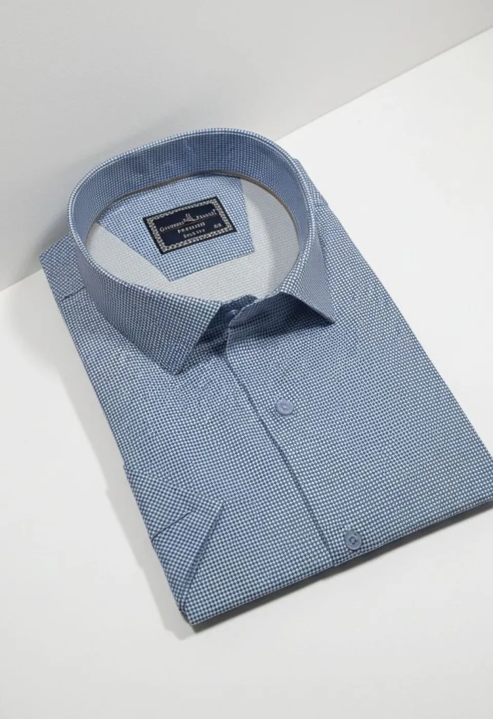 Büyük Beden Slim Fit Kısa Kol Desenli Saten Erkek Gömlek 4GMK313065002 Büyük Beden Slim Fit Kısa Kol Desenli Saten Erkek Gömlek 4GMK313065002