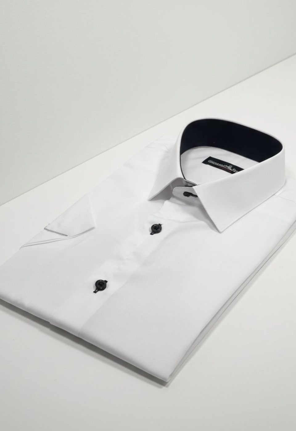Beyaz Slim Fit Kısa Kol Düz Renk Erkek Gömlek 3GMK320411BYZ